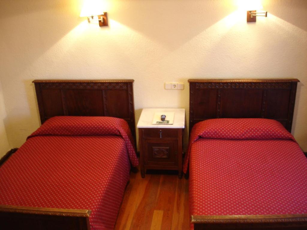 Hostal Ayestaran II Lekunberri Oda fotoğraf
